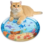 Swedish instruction image showing how to fill a water mat: fill the inner mat with water from the tap and inflate the outer ring with your mouth or a pump – easy to use for summer play or pets.